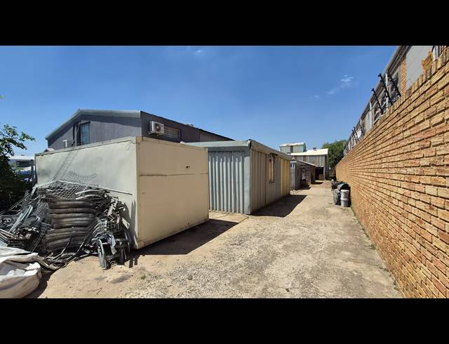 950M² WAREHOUSE FOR SALE IN HUGHES